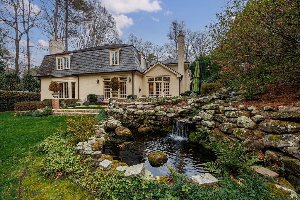 3302 W Andrews Drive NW