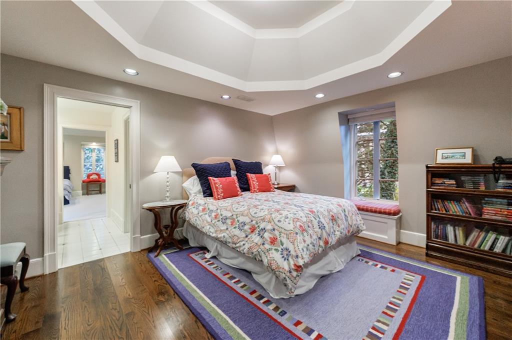 3302 W Andrews Drive NW