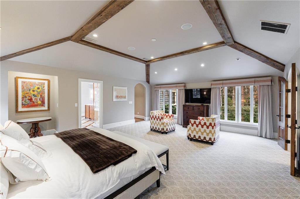 3302 W Andrews Drive NW