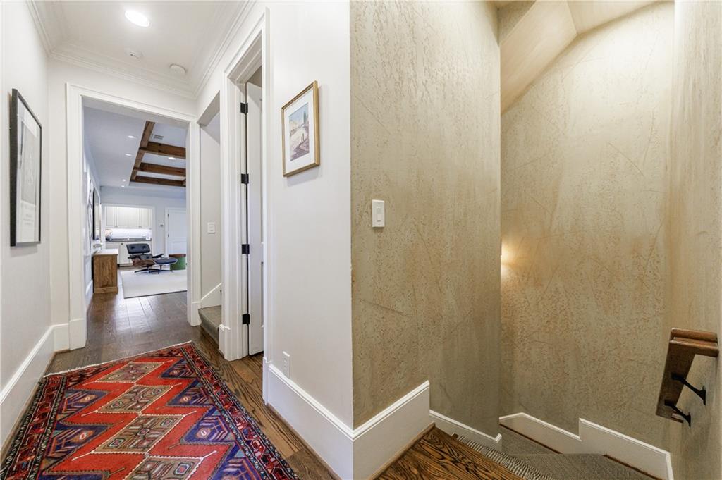 3302 W Andrews Drive NW