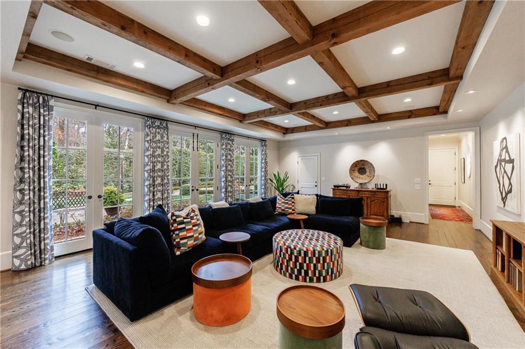 3302 W Andrews Drive NW