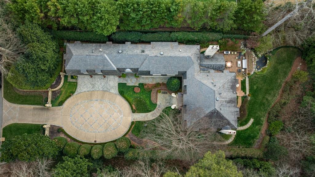 3302 W Andrews Drive NW