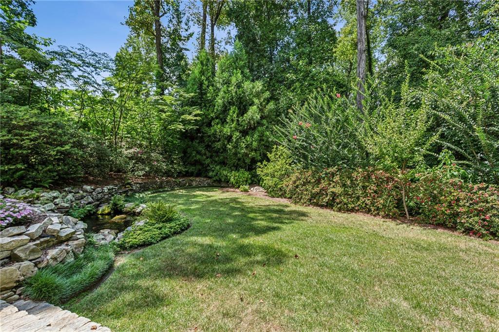 3302 W Andrews Drive NW