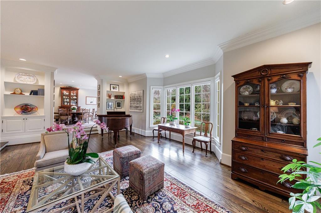 3302 W Andrews Drive NW