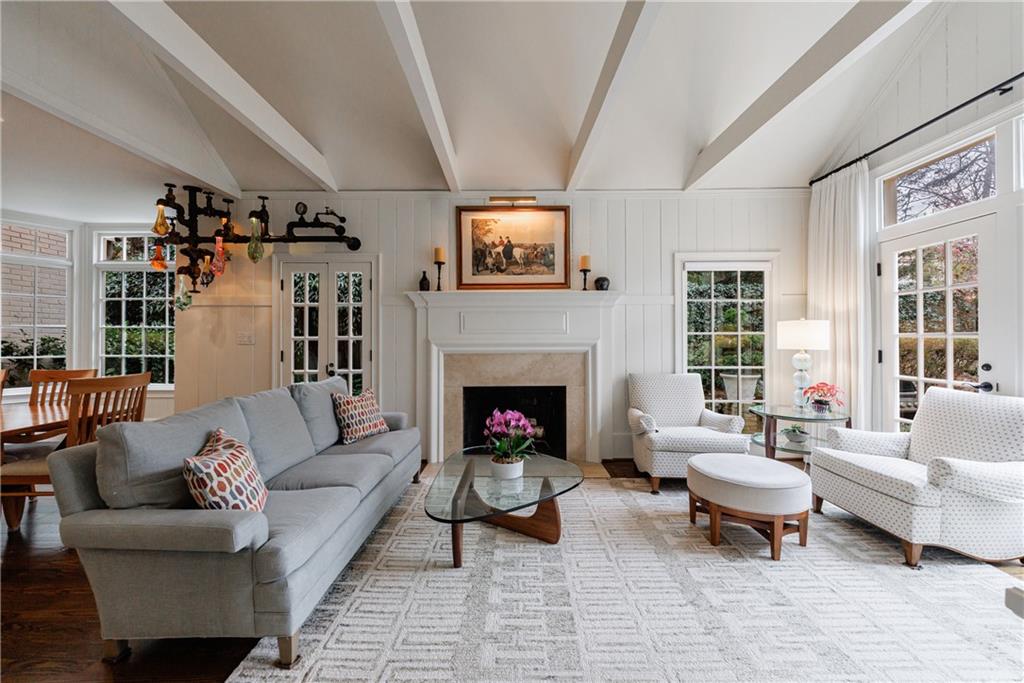 3302 W Andrews Drive NW