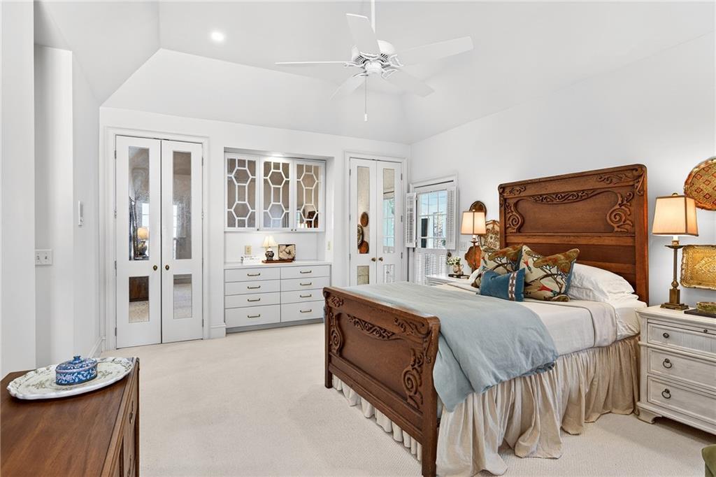 3642 Mayfair Road NE