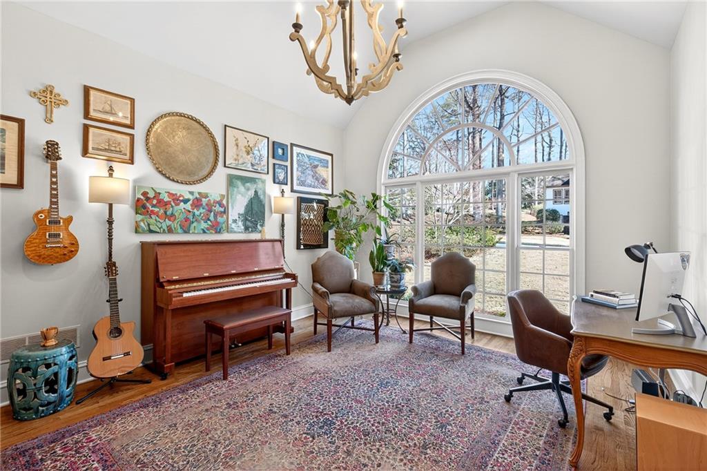 3642 Mayfair Road NE