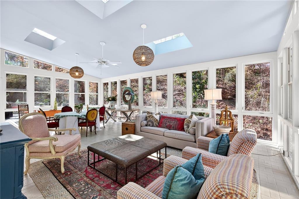 3642 Mayfair Road NE