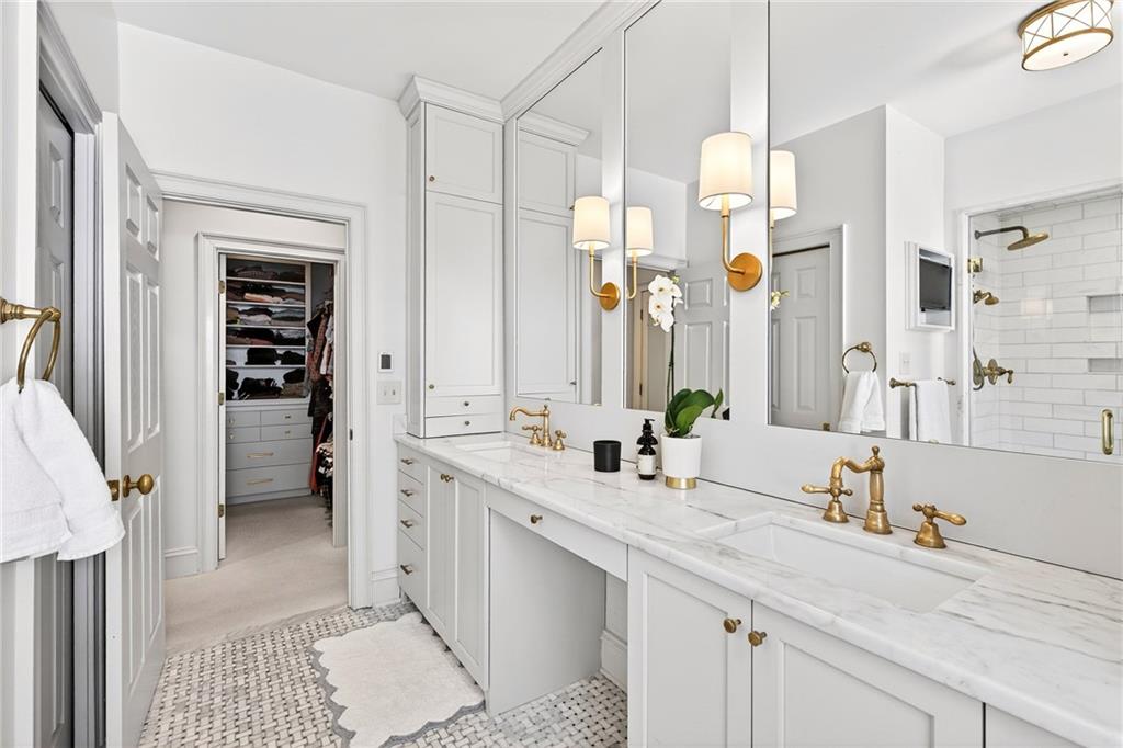 3642 Mayfair Road NE