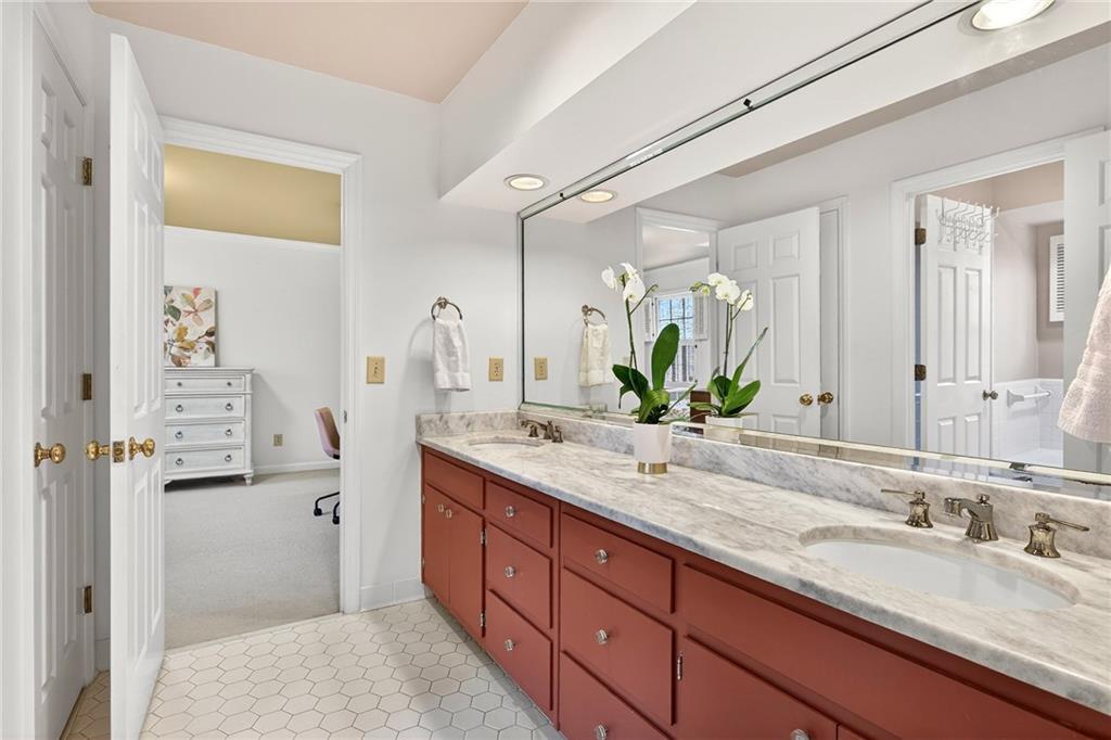 3642 Mayfair Road NE