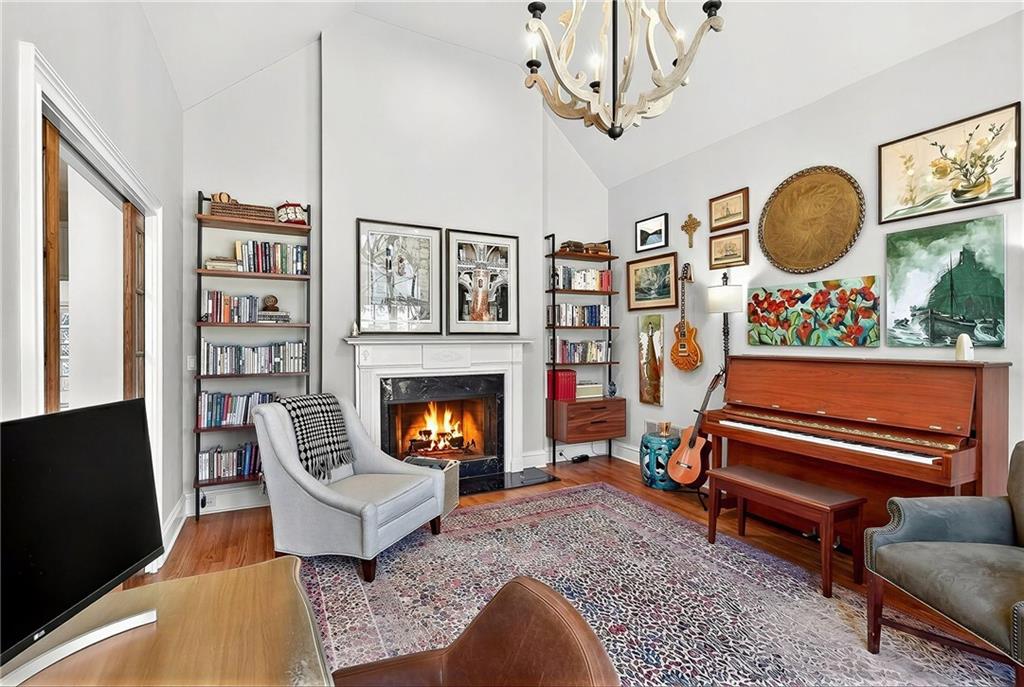 3642 Mayfair Road NE