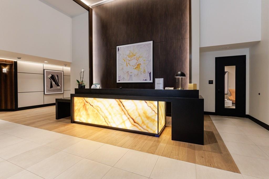 2425 Peachtree Road NE Unit 1401