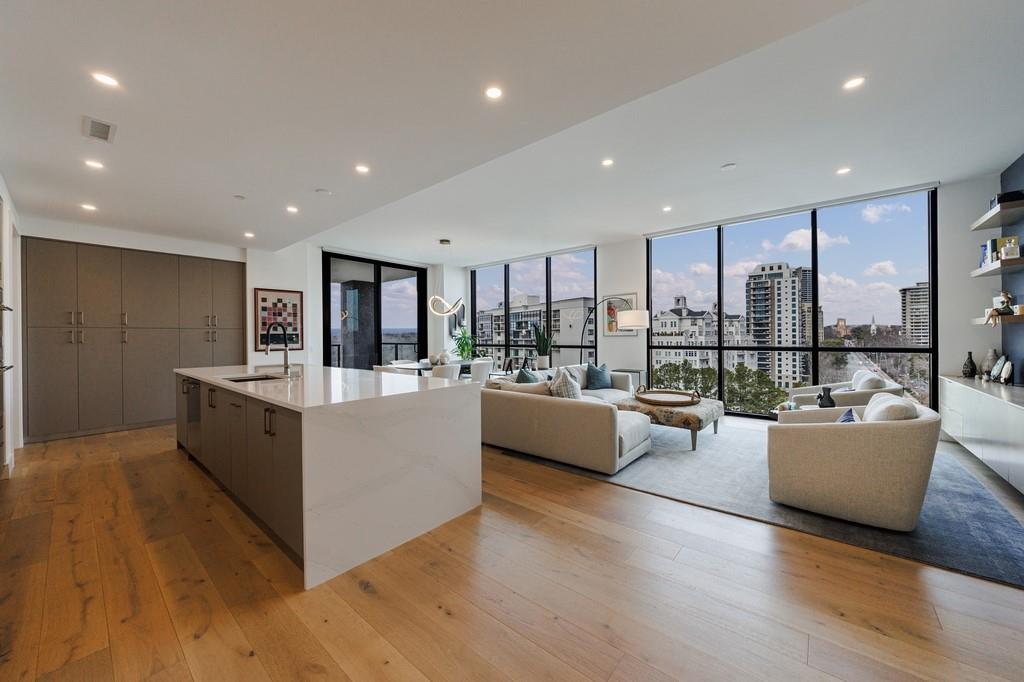 2425 Peachtree Road NE Unit 1401