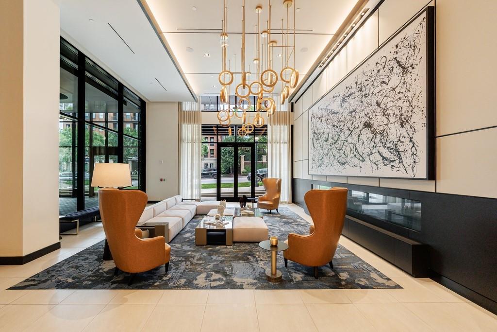 2425 Peachtree Road NE Unit 1401