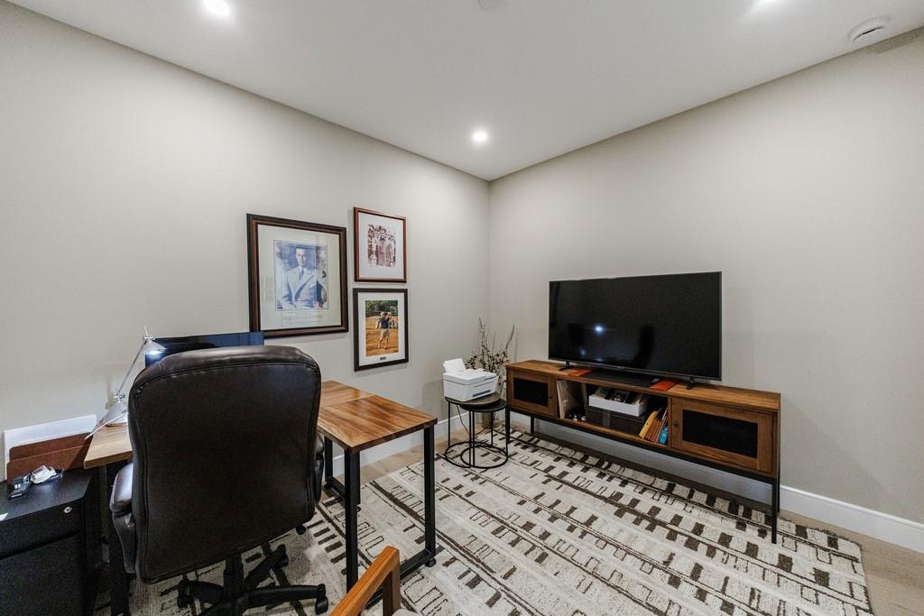 2425 Peachtree Road NE Unit 1401