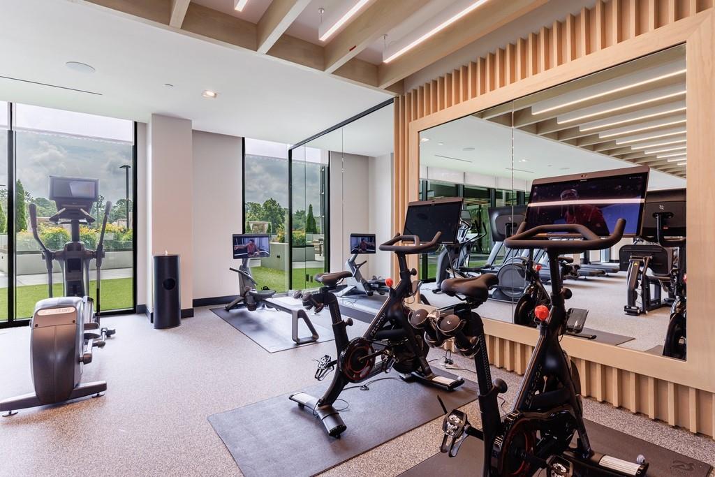 2425 Peachtree Road NE Unit 1401