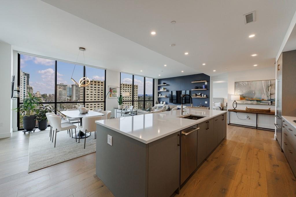 2425 Peachtree Road NE Unit 1401