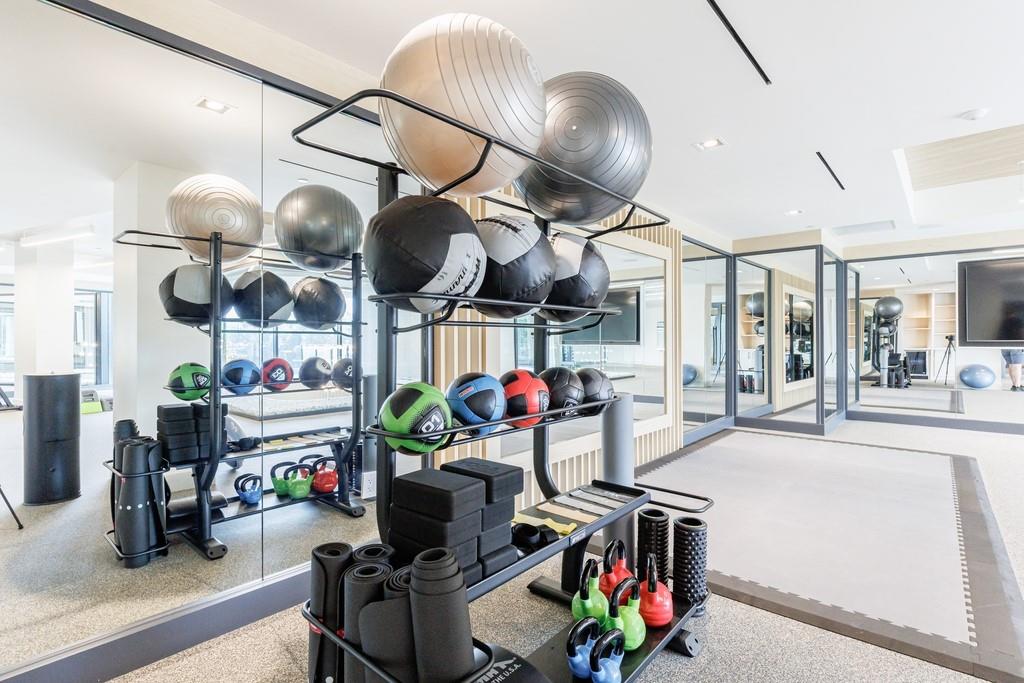 2425 Peachtree Road NE Unit 1401