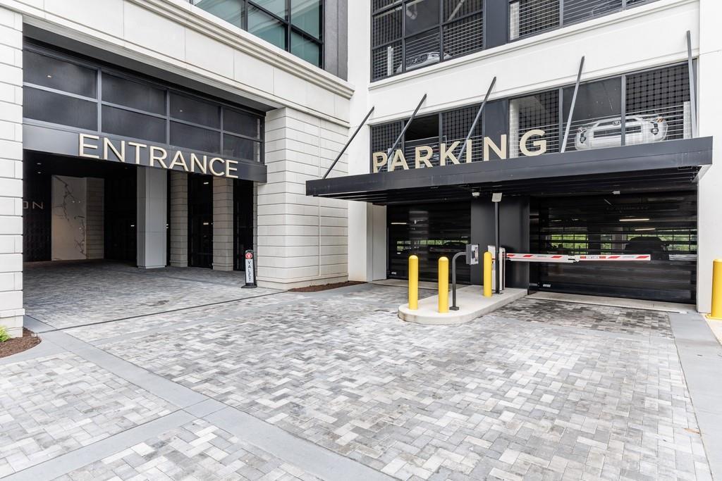 2425 Peachtree Road NE Unit 1401