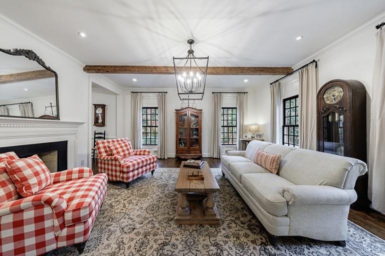 360 Argonne Drive NW