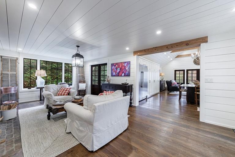 360 Argonne Drive NW