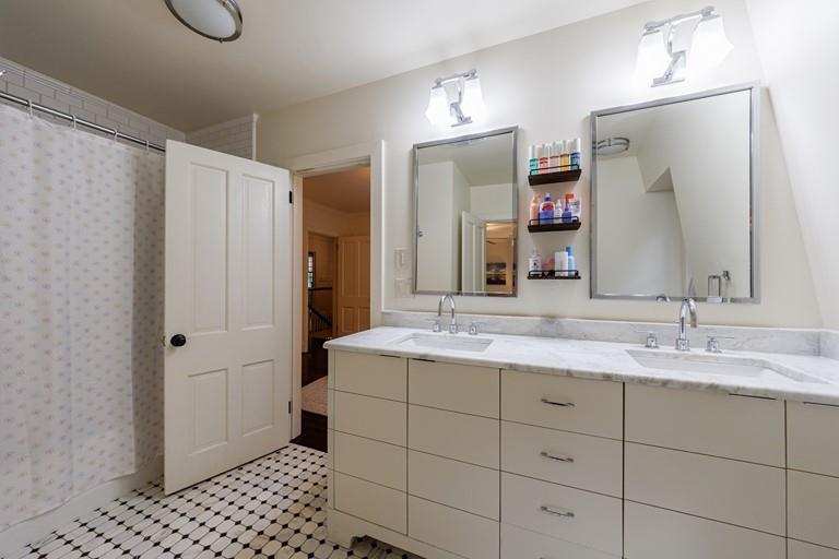 360 Argonne Drive NW