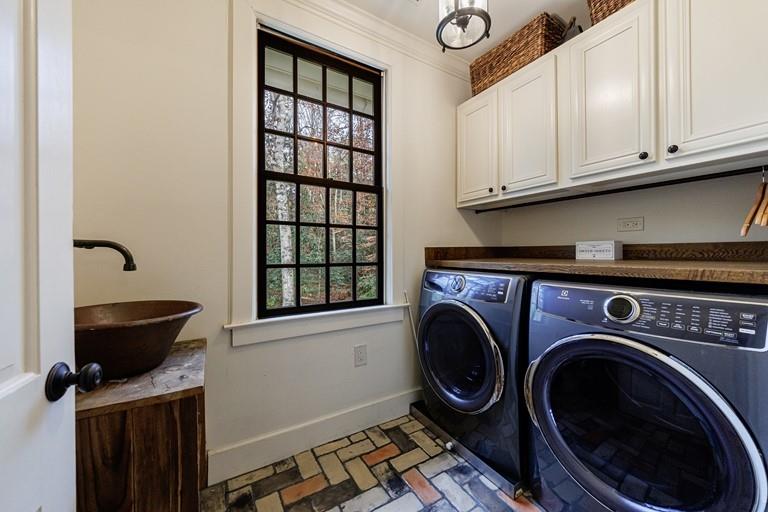 360 Argonne Drive NW