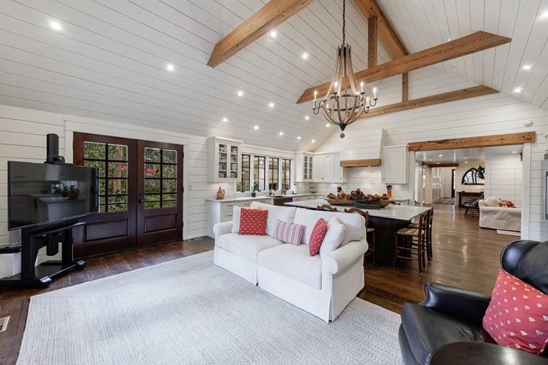 360 Argonne Drive NW