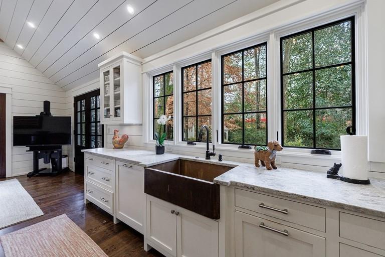 360 Argonne Drive NW