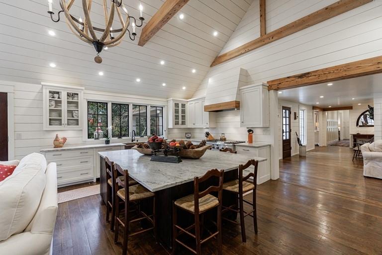 360 Argonne Drive NW