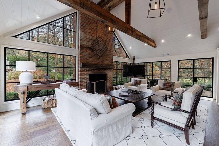 360 Argonne Drive NW