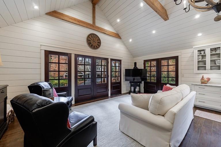 360 Argonne Drive NW