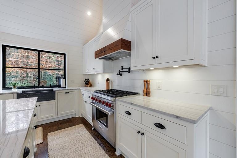 360 Argonne Drive NW