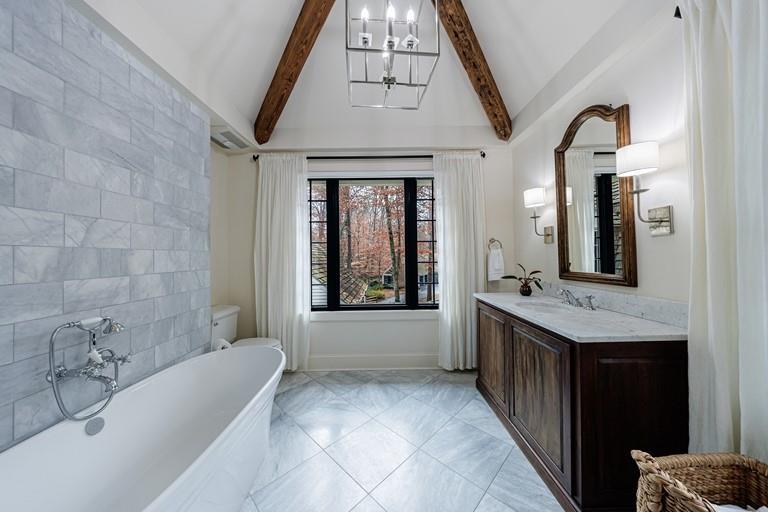 360 Argonne Drive NW