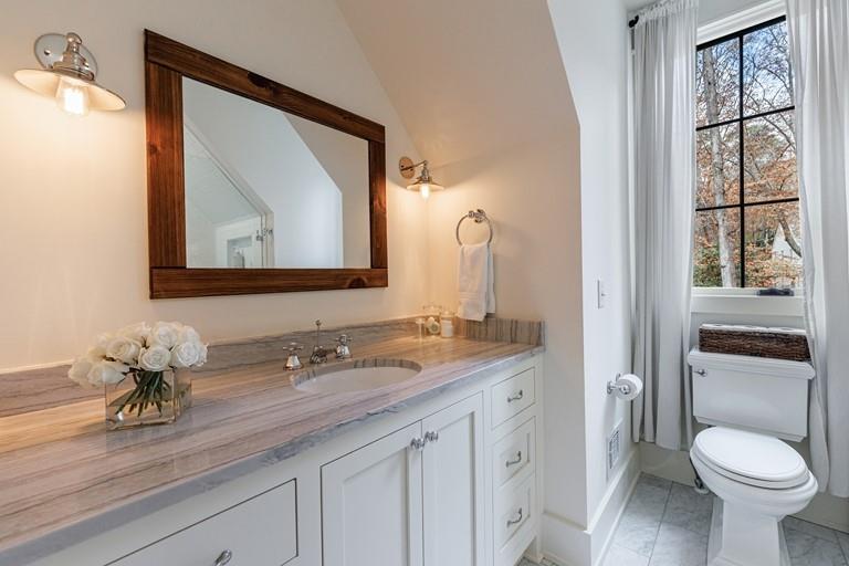 360 Argonne Drive NW