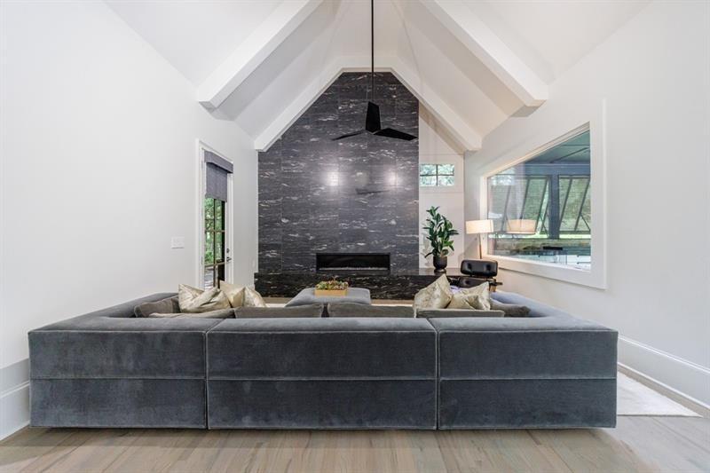 3117 W Roxboro Road NE