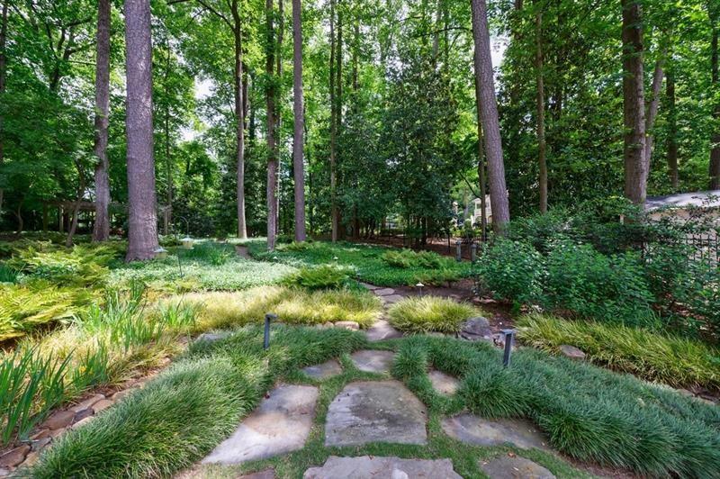 3117 W Roxboro Road NE