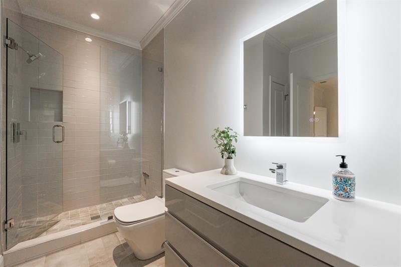 3117 W Roxboro Road NE