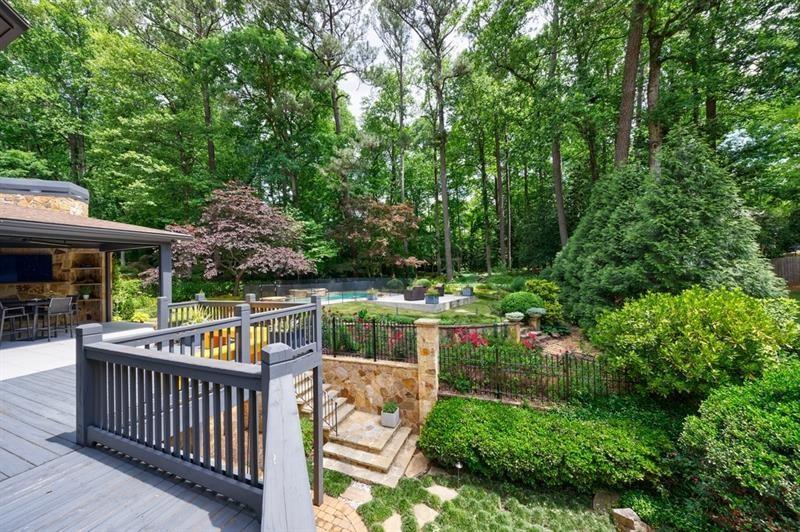 3117 W Roxboro Road NE