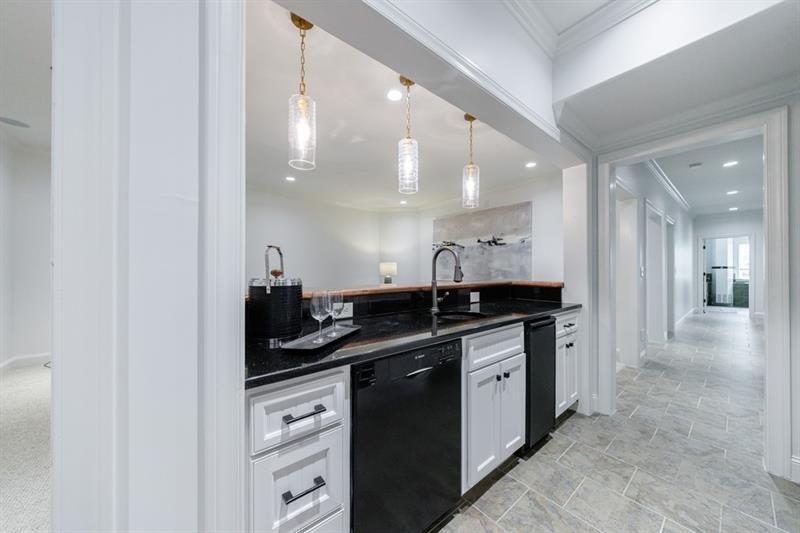 3117 W Roxboro Road NE