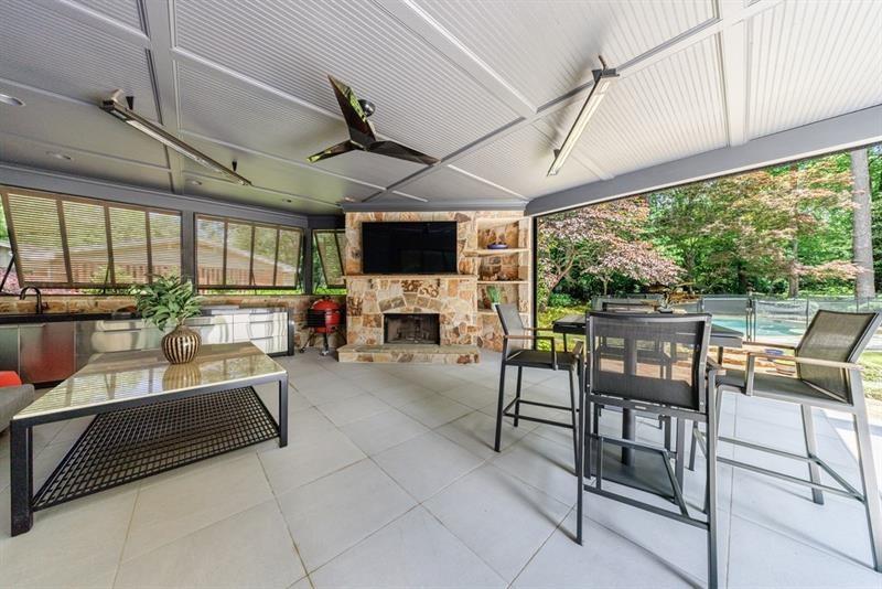 3117 W Roxboro Road NE