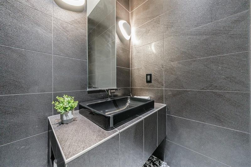 3117 W Roxboro Road NE