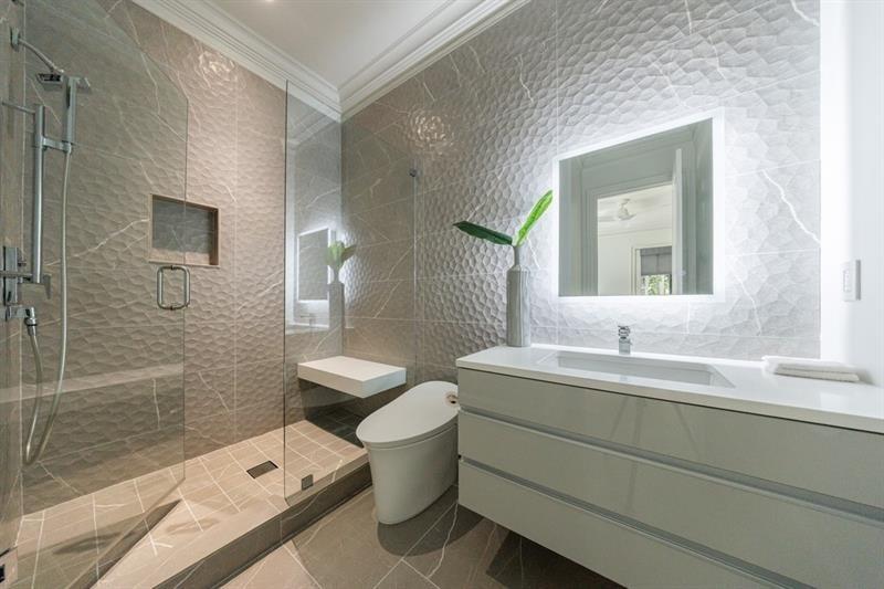 3117 W Roxboro Road NE