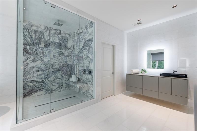 3117 W Roxboro Road NE