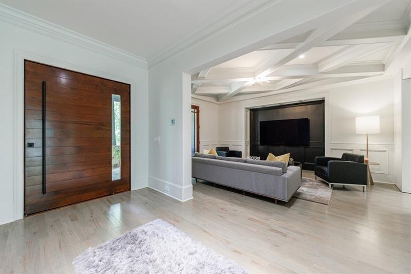 3117 W Roxboro Road NE