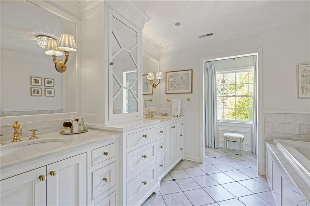 288 Peachtree Battle Avenue NW