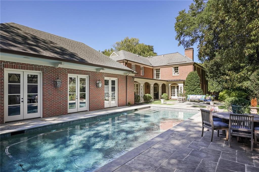 288 Peachtree Battle Avenue NW