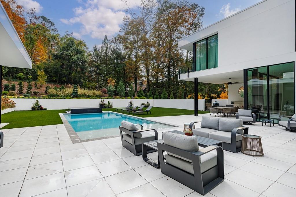 380 W Wesley Road NW