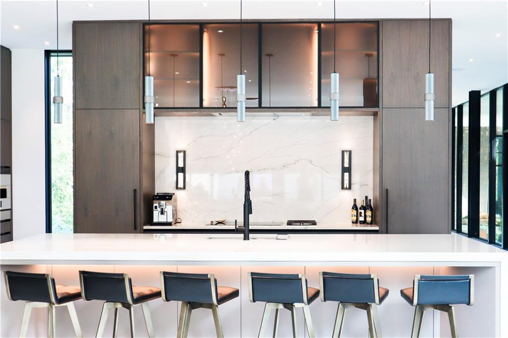 380 W Wesley Road NW