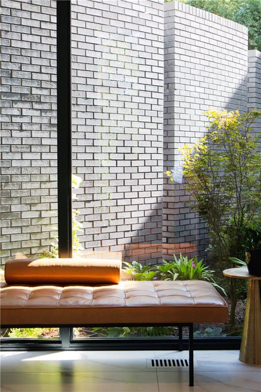 380 W Wesley Road NW